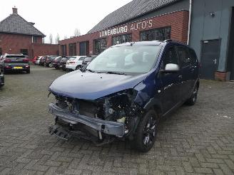 uszkodzony samochody osobowe Dacia Lodgy 1.2 TCe Série Limitée Stepway 5p. 2017/11