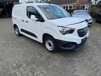 Voiture accidenté Opel Combo 1.6 D L1H1 EDITION. 2019/7