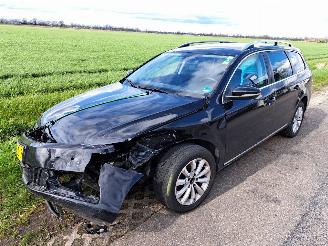 damaged passenger cars Volkswagen Passat 1.4 TSI BMT 2011/8