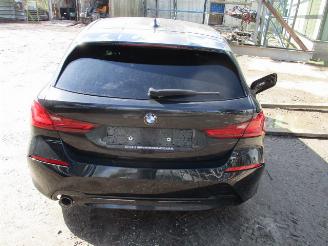 dañado vehículos comerciales BMW 1-serie  2022/1