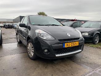 damaged commercial vehicles Renault Clio  2009/1