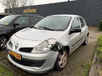 Unfall Kfz Roller Renault Clio  2006/1