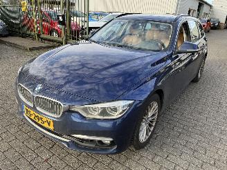 Schade bestelwagen BMW 3-serie 320i Automaat Stationcar Luxury Edition 2019/3