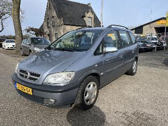 danneggiata veicoli industriali Opel Zafira -A 1.6i-16V Comfort, 7 PERSOONS, AIRCO 2003/12