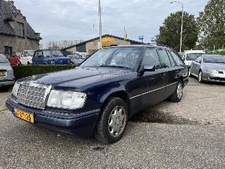 damaged commercial vehicles Mercedes 200-280 E280 ELEGANCE 7 PERSOONS UITVOERING, AIRCO, PRIJS IS INCL. BTW !!! 1995/1