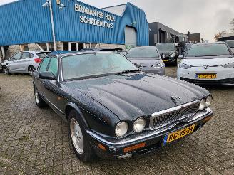 damaged commercial vehicles Jaguar XJ EXECUTIVE 3.2 orgineel in nederland gelevert met N.A.P 1997/3