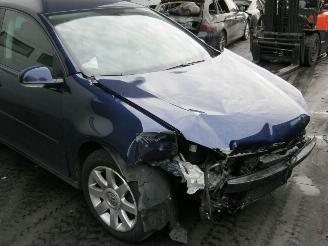 uszkodzony samochody ciężarowe Volkswagen Golf  2006/3