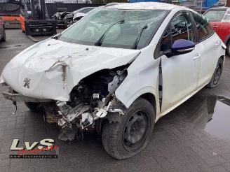Damaged car Peugeot 208 208 I (CA/CC/CK/CL), Hatchback, 2012 / 2019 1.2 Vti 12V PureTech 2017/6